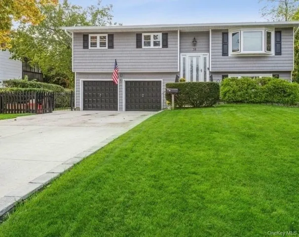58 Oakridge Drive, Bay Shore, NY 11706