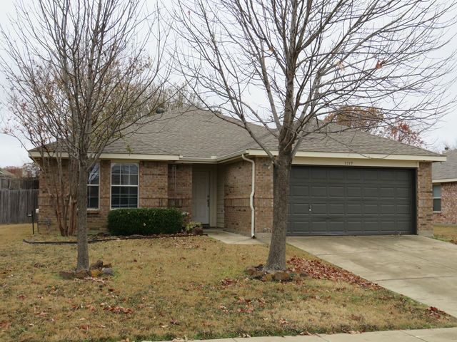 3717 Beatriz Dr, Denton, TX 76207