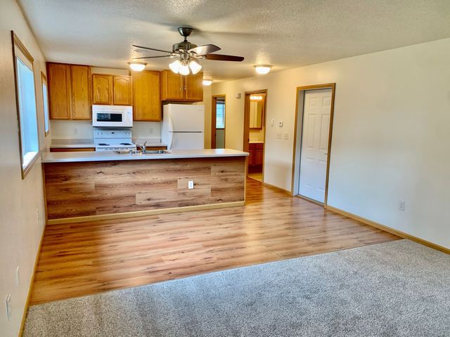 1077 Kristy Ln #1071-A, Onalaska, WI 54650