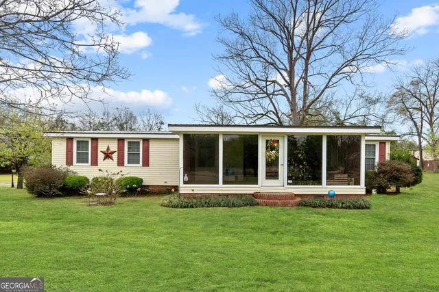 234 S  Railroad St SE, Toomsboro, GA 31090