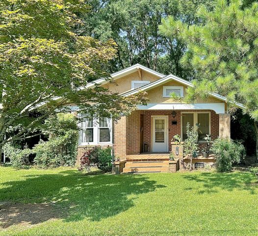 204 N  Main St, Petal, MS 39465