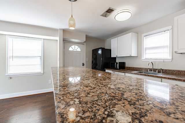 430 N  Patrick St #1, Alexandria, VA 22314