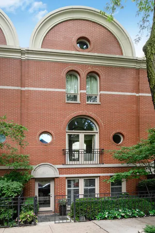 1927 N  Dayton St, Chicago, IL 60614