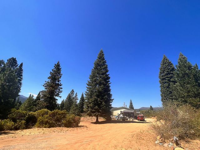 1740 S  Old Stage Rd, Mount Shasta, CA 96067