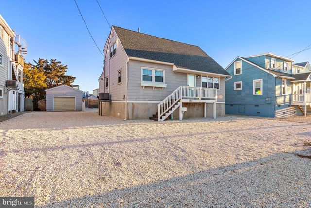 213 W  13th St, Ship Bottom, NJ 08008