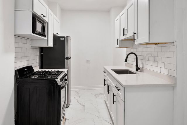 915 W  Carmen Ave #308, Chicago, IL 60640