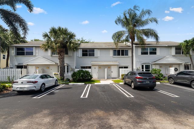 2521 NE 15th St, Pompano Beach, FL 33062