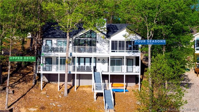 999 Imperial Point Dr, Lake Ozark, MO 65049