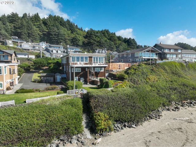 1880 Pacific St, Cannon Beach, OR 97110