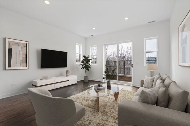 1956 W  Ohio St, Chicago, IL 60622