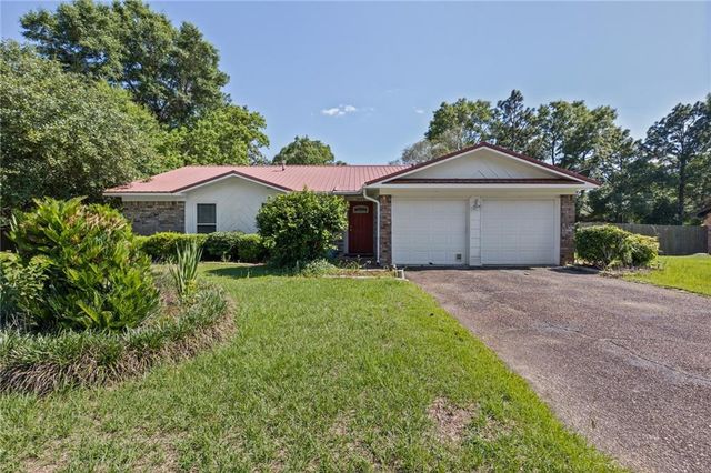 8383 Twin Lakes Dr, Mobile, AL 36695