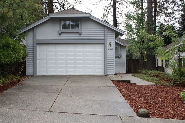 304 Horizon Cir, Grass Valley, CA 95945