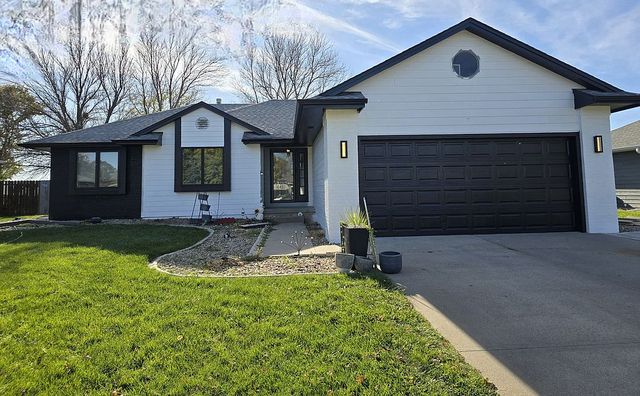 931 Sycamore Ave, Hastings, NE 68901