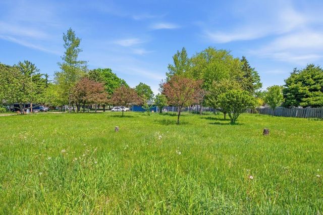 Shady Ln, Green Bay, WI 54313
