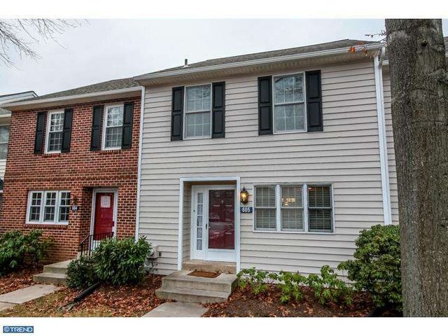 605 Meadow Ct, Glen Mills, PA 19342