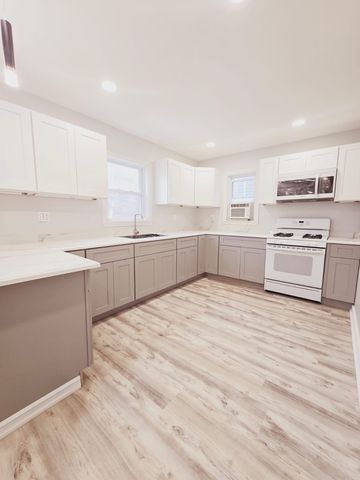 326 Sutton St #1B, Perth Amboy, NJ 08861