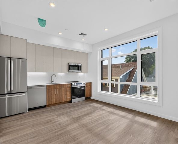 13 Warwick St #303, Somerville, MA 02145