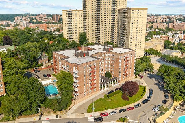 601 Kappock St #4J, Bronx, NY 10463