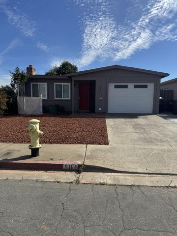 501 Cedar Dr, Watsonville, CA 95076