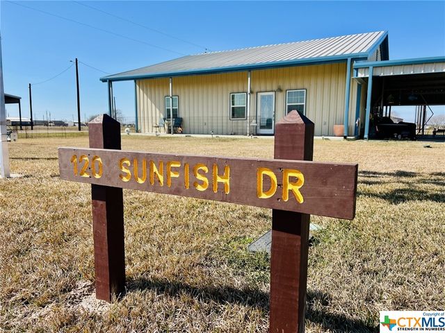 120 Sunfish, Palacios, TX 77465