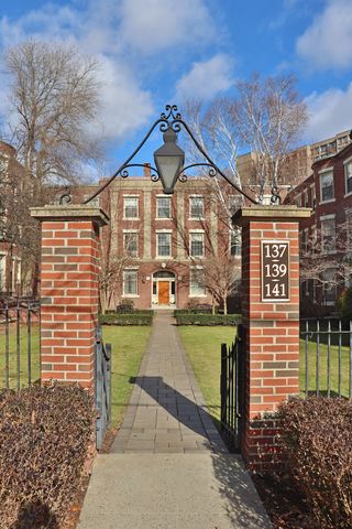 141 Beaconsfield Rd #3, Brookline, MA 02445