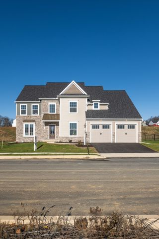 Magnolia Plan in Eagles View, York, PA 17406