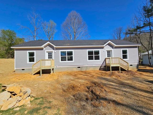 41 Little Martha Ln, Waynesville, NC 28786