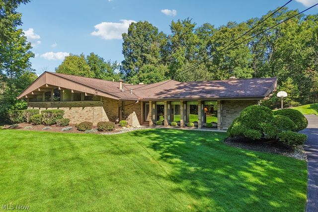 7606 Akins Rd, North Royalton, OH 44133