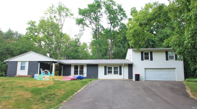 221 Circle Lane Dr, West Lafayette, IN 47906