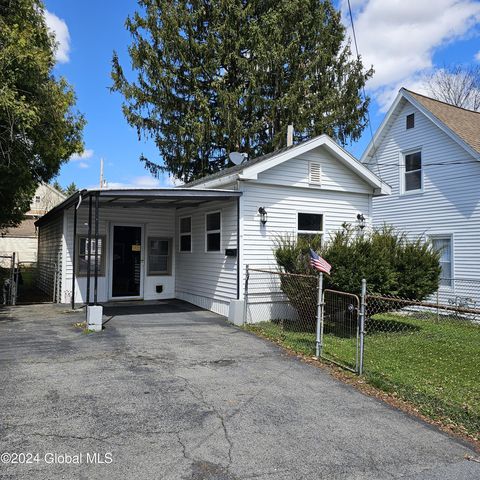 28 Newman Avenue, Mechanicville, NY 12118