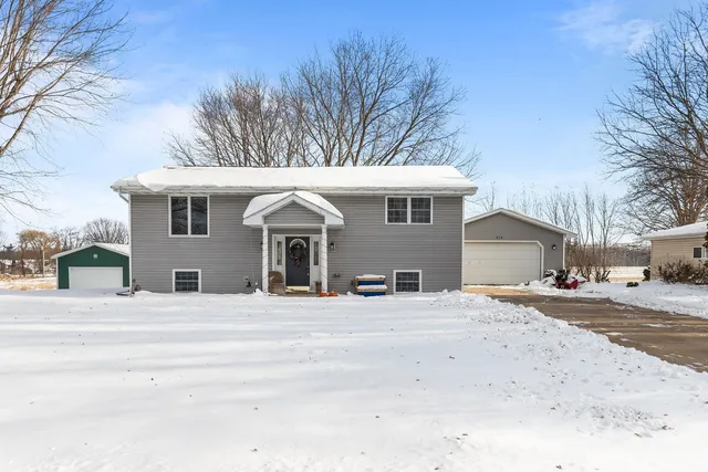 714 Giese St, Hortonville, WI 54944