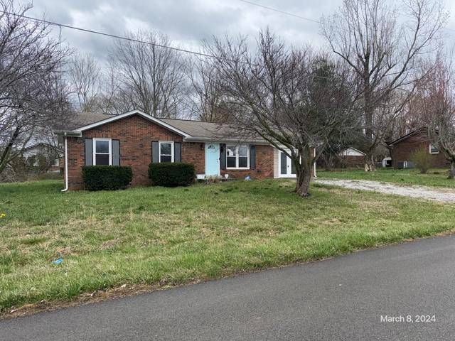 74 Branstetter Park Rd, Summer Shade, KY 42166