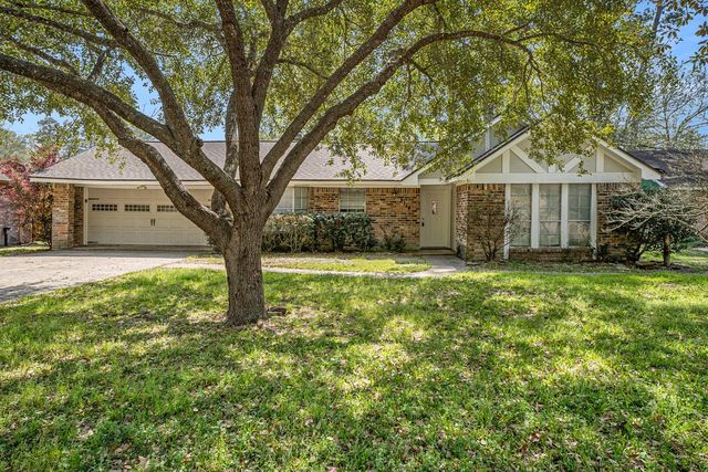 2114 Woodway Dr, New Caney, TX 77357