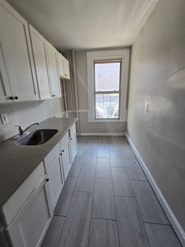 240 William St #1A, Orange, NJ 07050