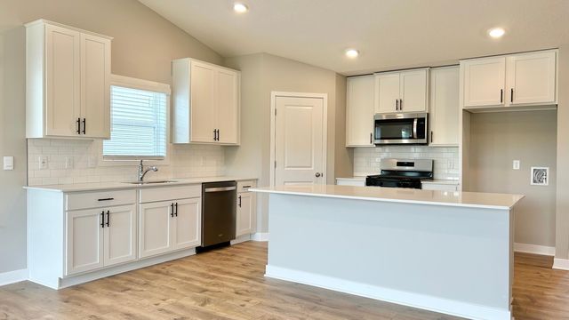 2074 Latour Dr, Shakopee, MN 55379