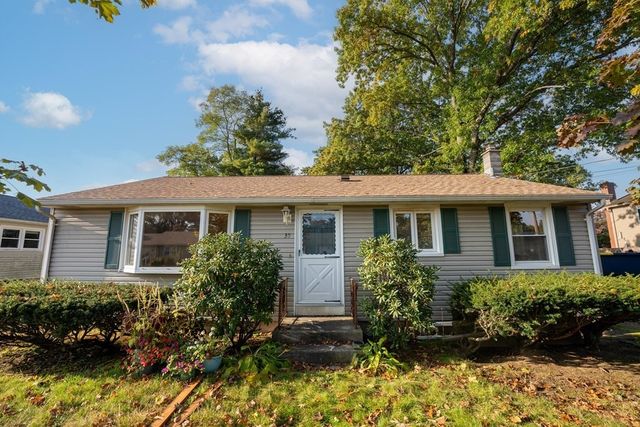 35 McKinley Ave, Ludlow, MA 01056