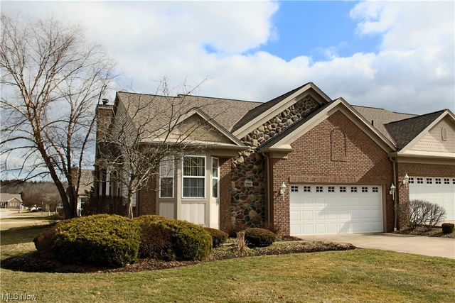2986 Country Club Ln, Twinsburg, OH 44087