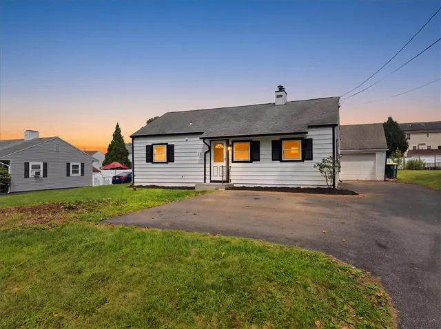 16 E  Lane St, Easton, PA 18042