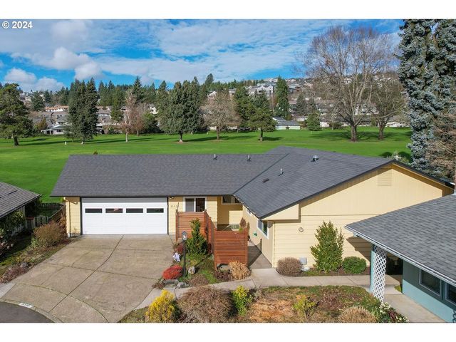 15535 SW Royalty Pkwy, King City, OR 97224