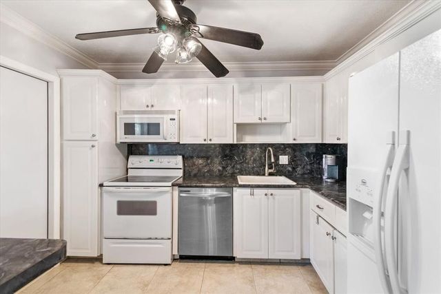2681 S Course Dr #109, Pompano Beach, FL 33069
