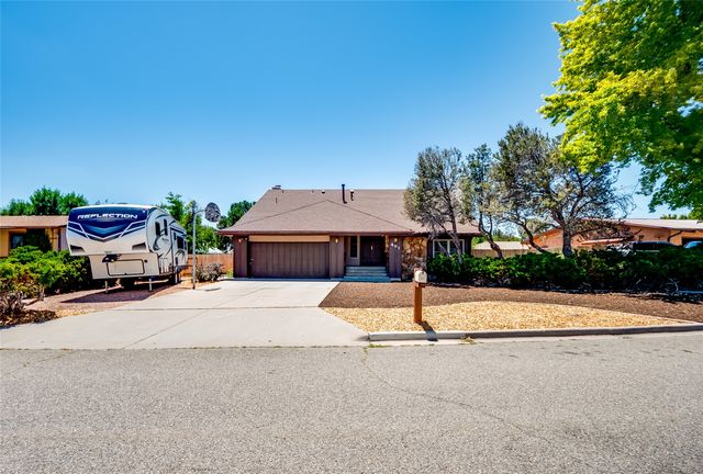 461 Pruitt Ave, White Rock, NM 87547