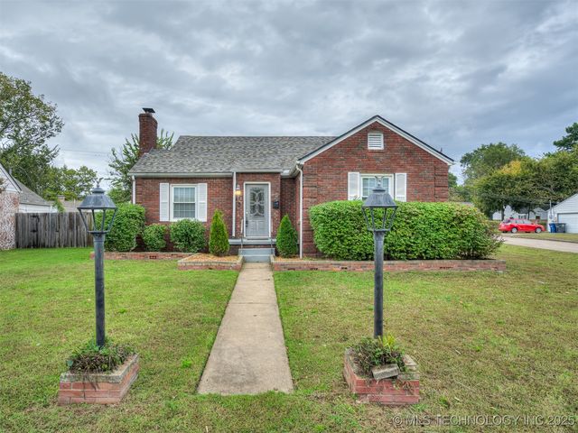 1347 S  Richmond Ave, Tulsa, OK 74112