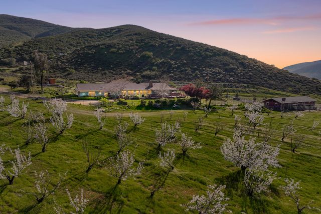 39300 Bouquet Canyon Rd, Leona Valley, CA 93551