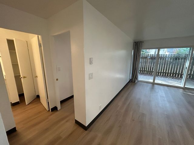 334 SE 4th Ave #X, Hillsboro, OR 97123