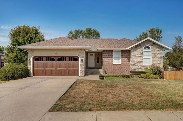 987 S Hedge Drive, Nixa, MO 65714
