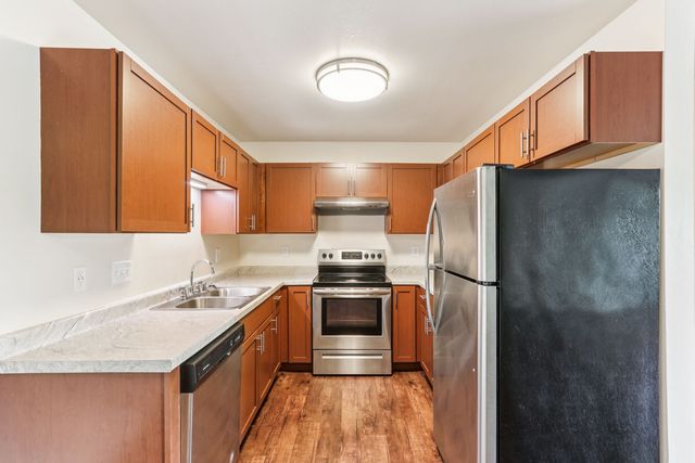 120 Cambridge Ave #10411, Waukesha, WI 53188