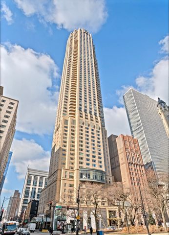 800 N  Michigan Ave #3701, Chicago, IL 60611