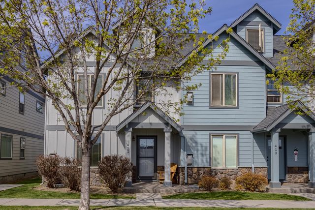 411 NW 25th St, Redmond, OR 97756