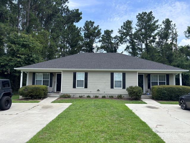 6010 Susan Cir #A/B, Valdosta, GA 31605
