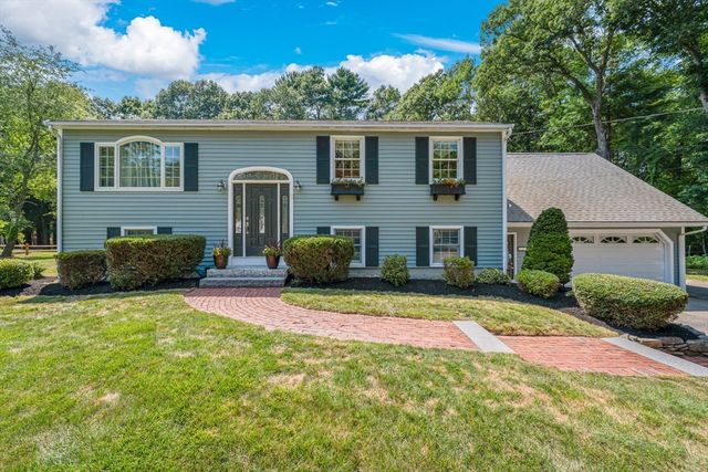 111 Plymouth St, Pembroke, MA 02359